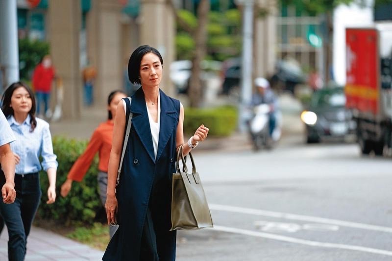 《台北女子圖鑑》「神撞梗」類戲劇?林依珊男友一直換,《玫瑰瞳鈴眼》她愛上台北俊男