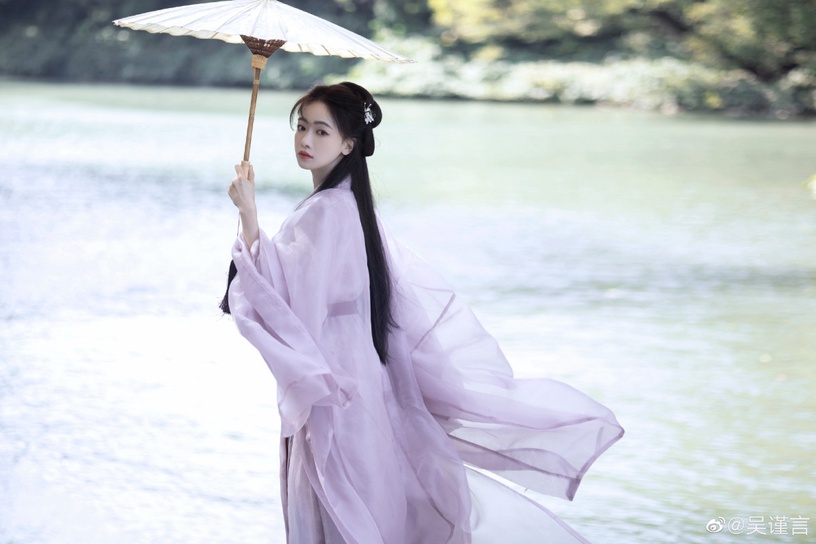 9位陸劇女星「最新古裝造型」!趙麗穎貴氣,白鹿紅衣夢回《周生如故》,吳謹言像仙女