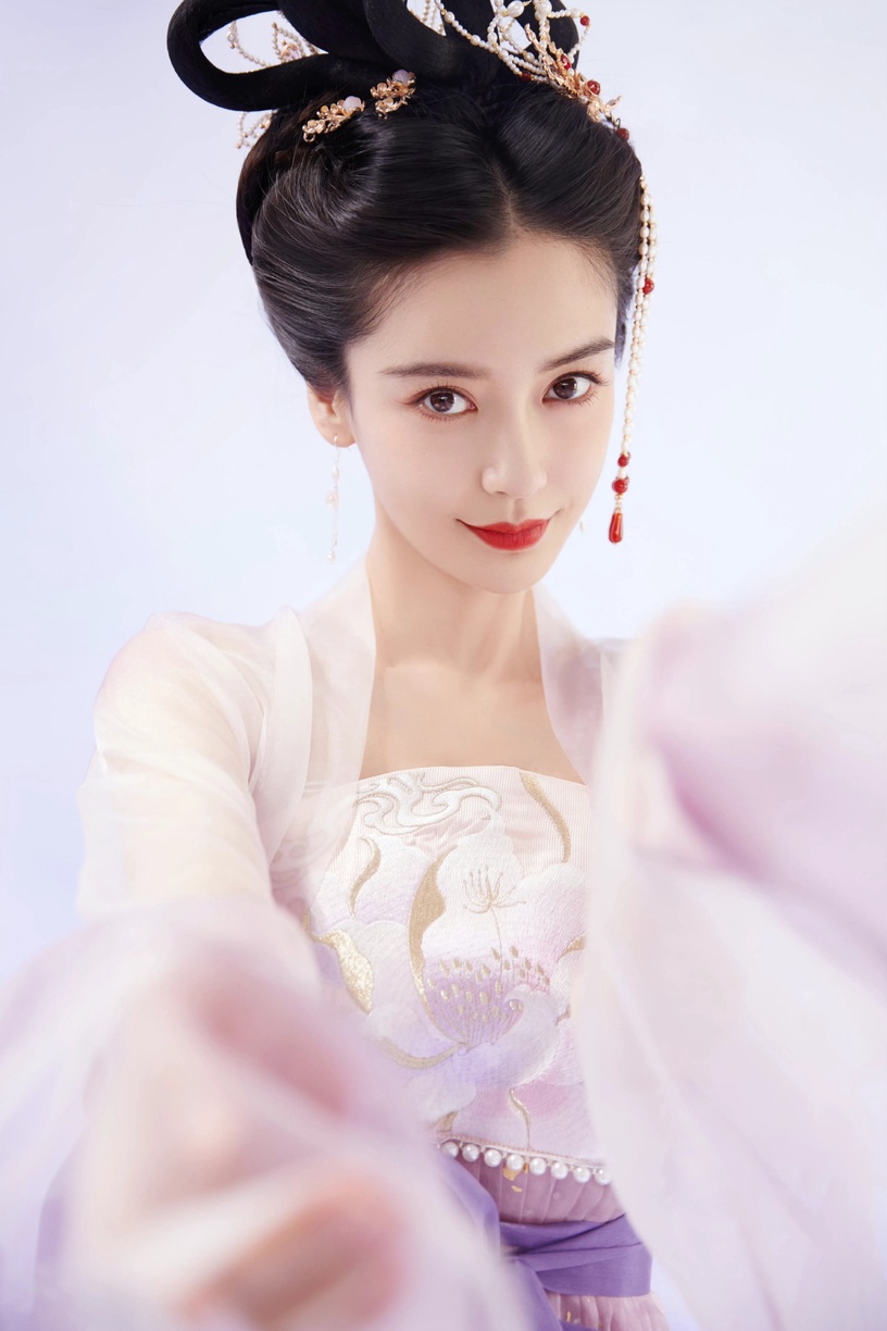 9位陸劇女星「最新古裝造型」!趙麗穎貴氣,白鹿紅衣夢回《周生如故》,吳謹言像仙女