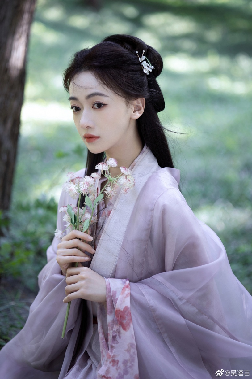 9位陸劇女星「最新古裝造型」!趙麗穎貴氣,白鹿紅衣夢回《周生如故》,吳謹言像仙女