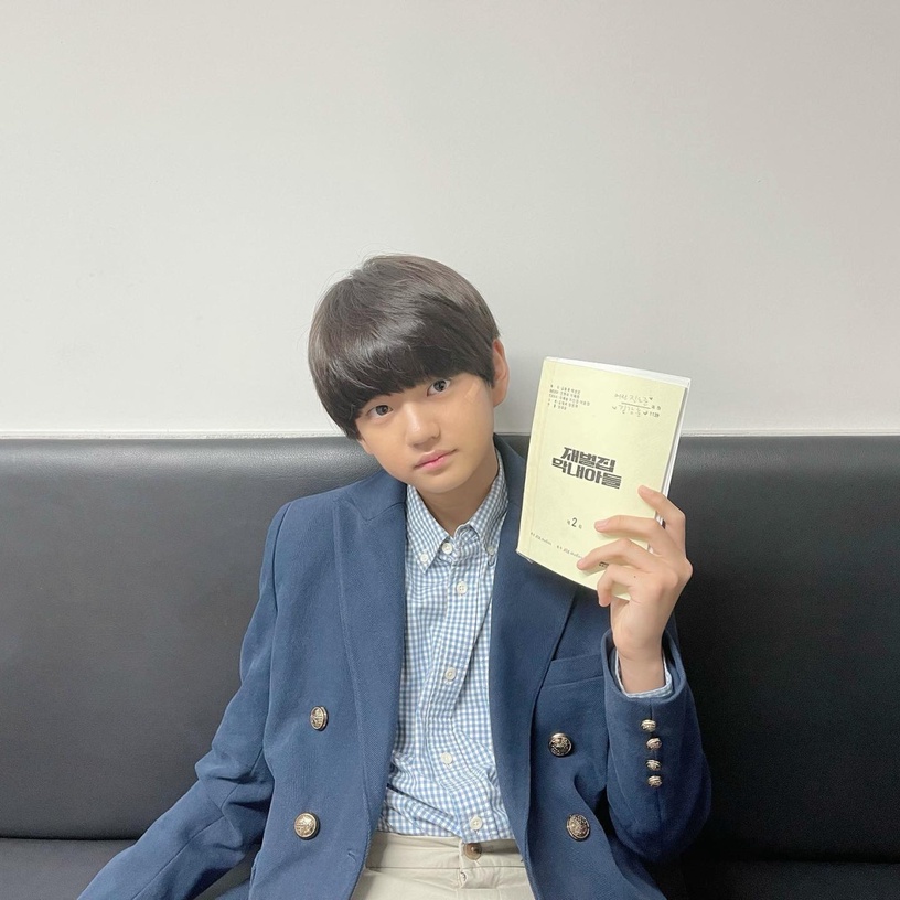 《財閥家的小兒子》「小宋仲基」金康勳秘密!是朴敘俊&文相敏師弟,女友竟長得像Irene