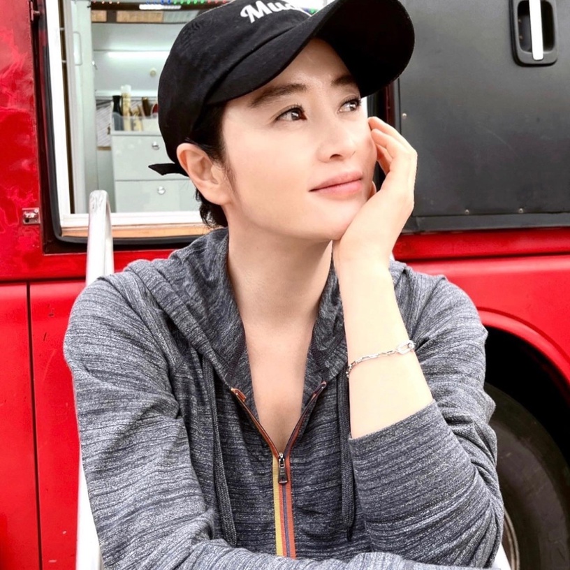 《王后傘下》金憓秀8個秘密!會西班牙語&日語,竟曾是跆拳道選手?唯一認愛對象是他!