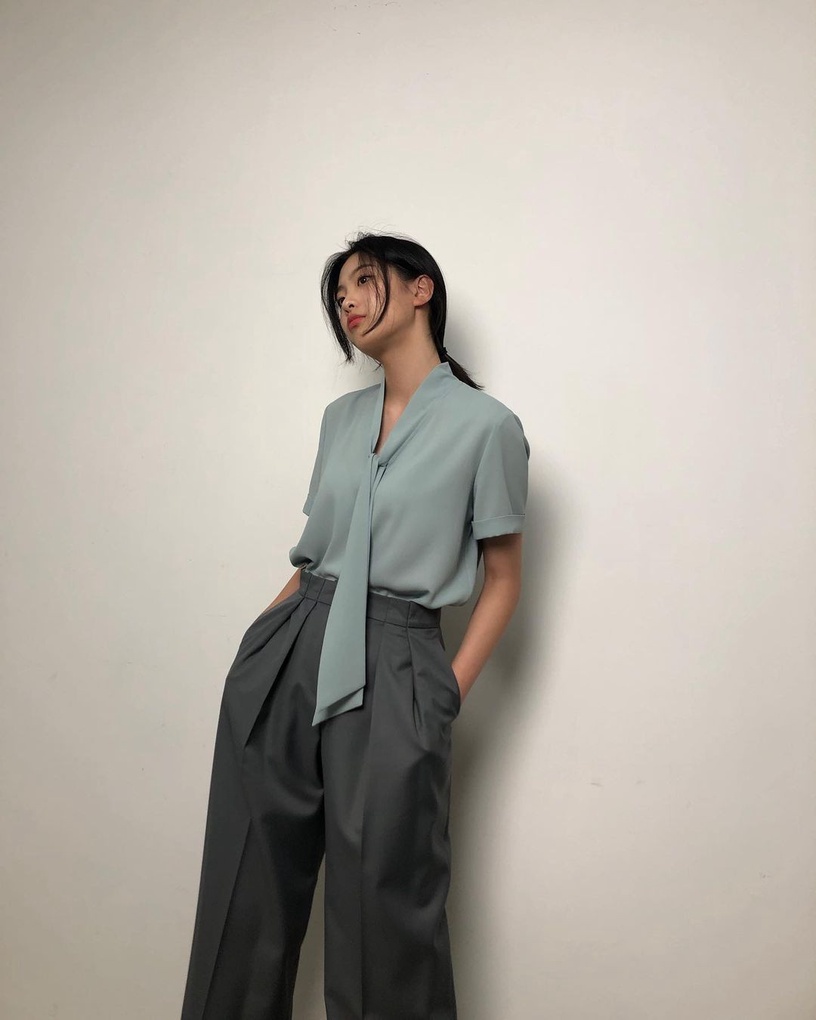《王后傘下》清荷「吳藝珠」7個秘密!Rain公司首位女星,身高近170,曾演《海岸村》!