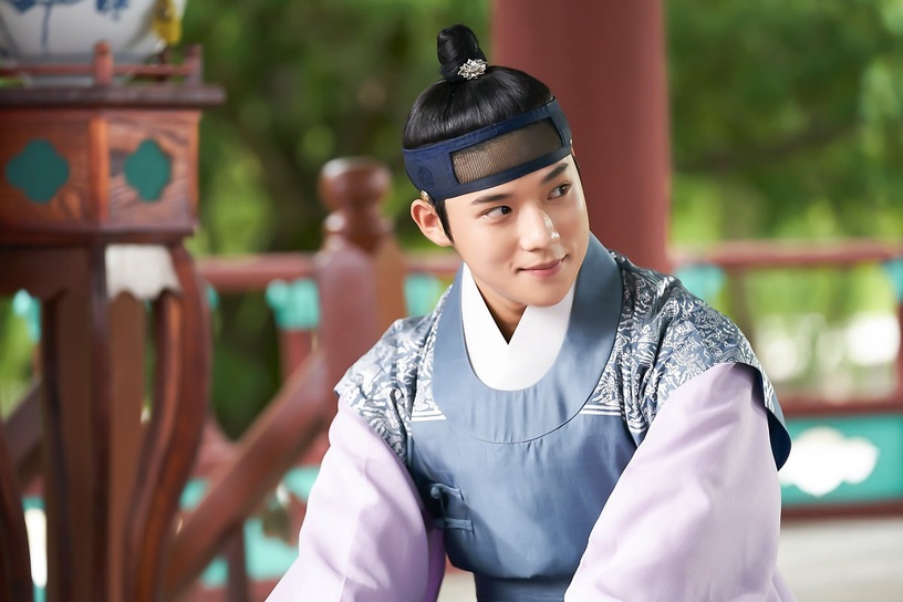 《王后傘下》主演群「角色解析」!文相敏羨慕「成枏大君」個性?大妃是非常危險的人物