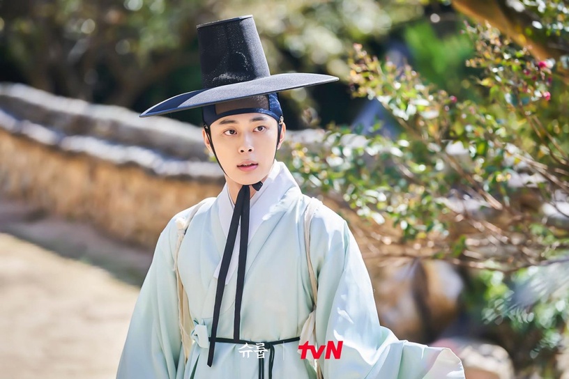 《王后傘下》主演群「角色解析」!文相敏羨慕「成枏大君」個性?大妃是非常危險的人物