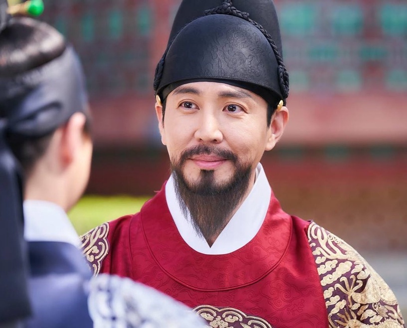 《王后傘下》主演群「角色解析」!文相敏羨慕「成枏大君」個性?大妃是非常危險的人物