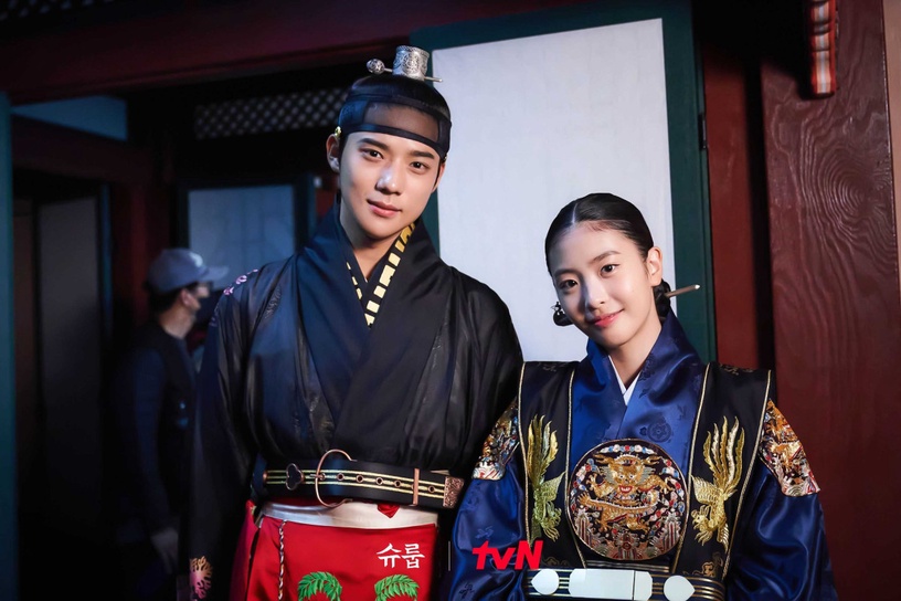 《王后傘下》成枏大君&清荷感情細節!「太陽」象徵成枏大君動心,兩次「圓房」有對比
