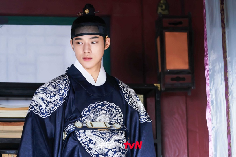 《王后傘下》劇情「隱藏細節」!清荷&初月其實有見面,中殿當年因這原因打敗黃貴人!