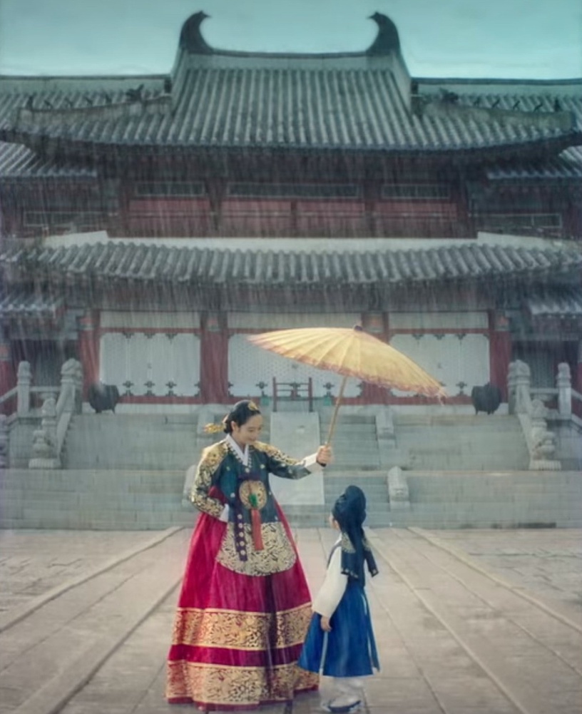《王后傘下》結局「前後呼應」!成枏大君替中殿「撐傘」太神,成枏&王都從愧疚中解脫
