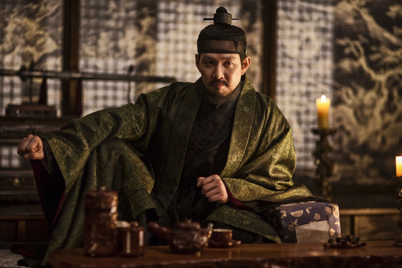《王后傘下》金憓秀合作的隱藏男神!曾搭過李鍾碩、朴寶劍,竟能叫趙寅成「親愛的」?