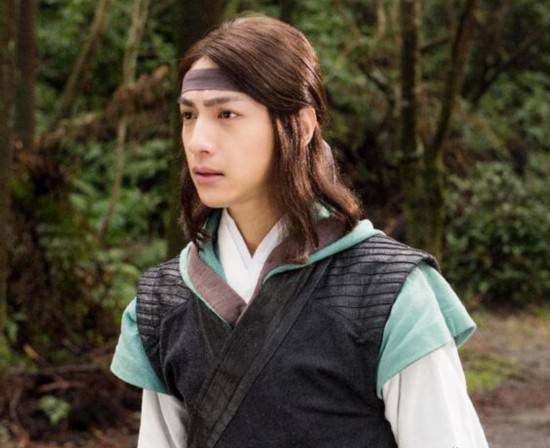 8位陸劇男星「驚人地雷造型」!王鶴棣魚尾瀏海、吳磊油頭太嚇人,肖戰也有過雷造型?