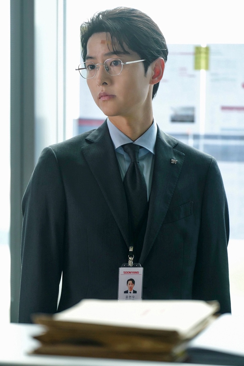 《財閥家的小兒子》7個原型!不只影射三星,牟賢珉家電視台是JTBC,導俊爸要成立tvN?
