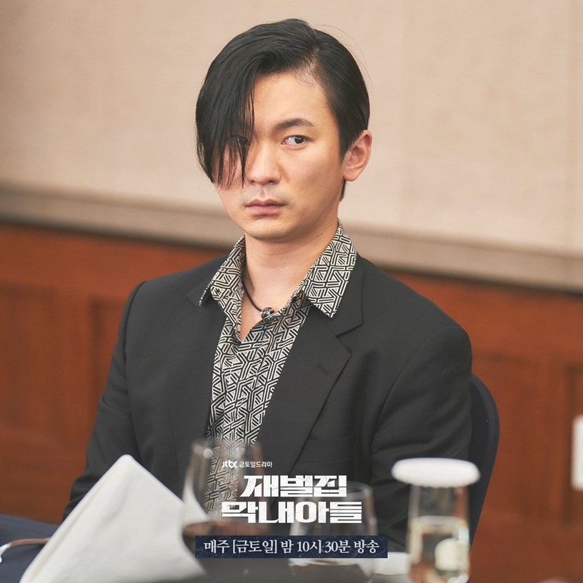 《財閥家》演員「超意外的年齡差」!哥哥亨俊竟比宋仲基小,大兒子竟只比阿公小2歲!