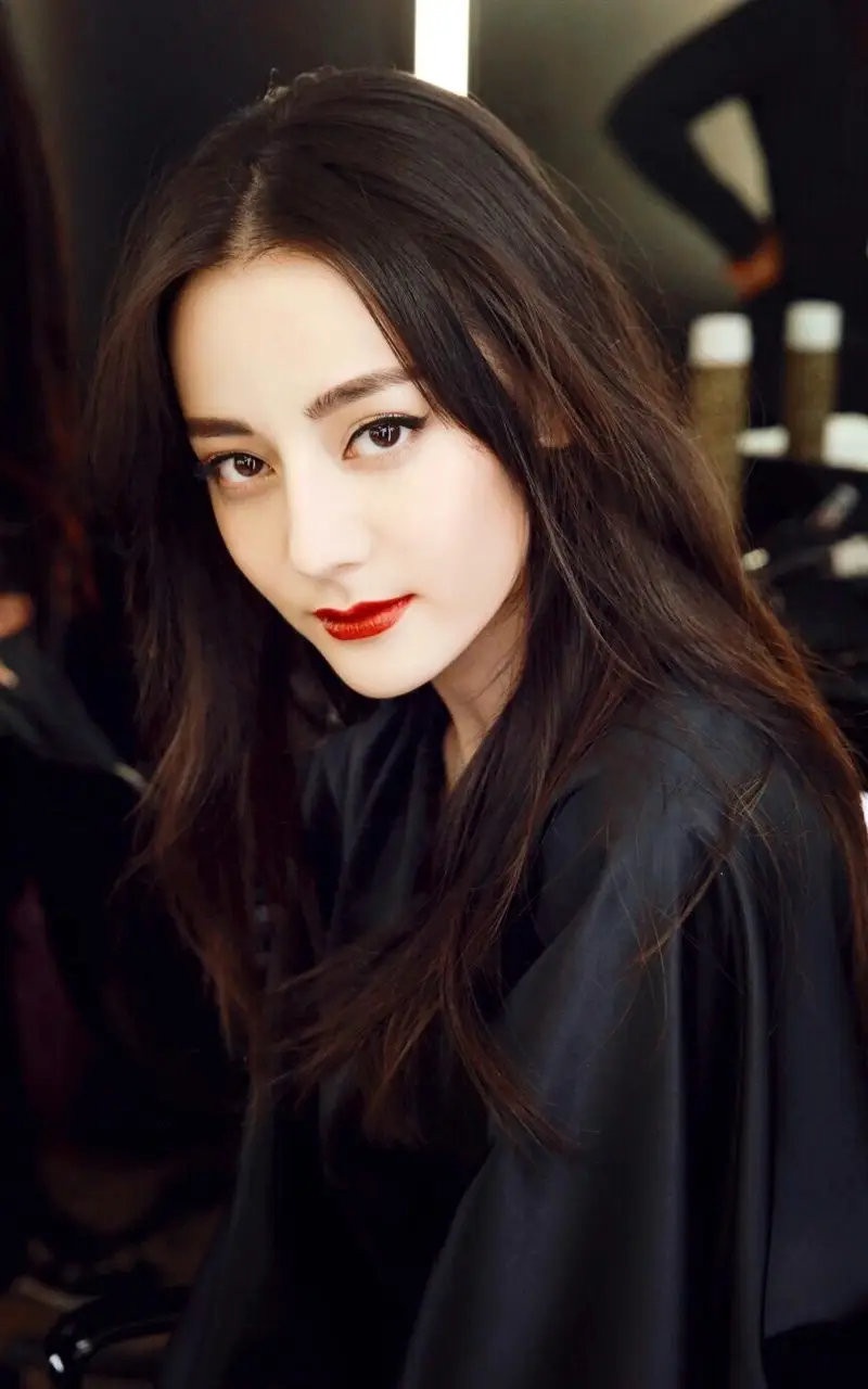 陸劇10位難忘的紅唇美人!趙麗穎《風吹半夏》霸氣,熱巴、倪妮美得經典,楊紫讓人意外