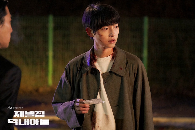 《財閥家的小兒子》宋仲基「成功打擊順洋」原因!前世熟讀會長自傳,早就摸透陳家底細