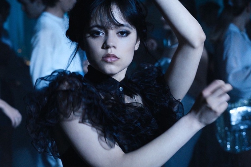 Netflix 美劇《星期三》15句黑白語錄:「我不相信天堂或地獄,但我信奉復仇。」