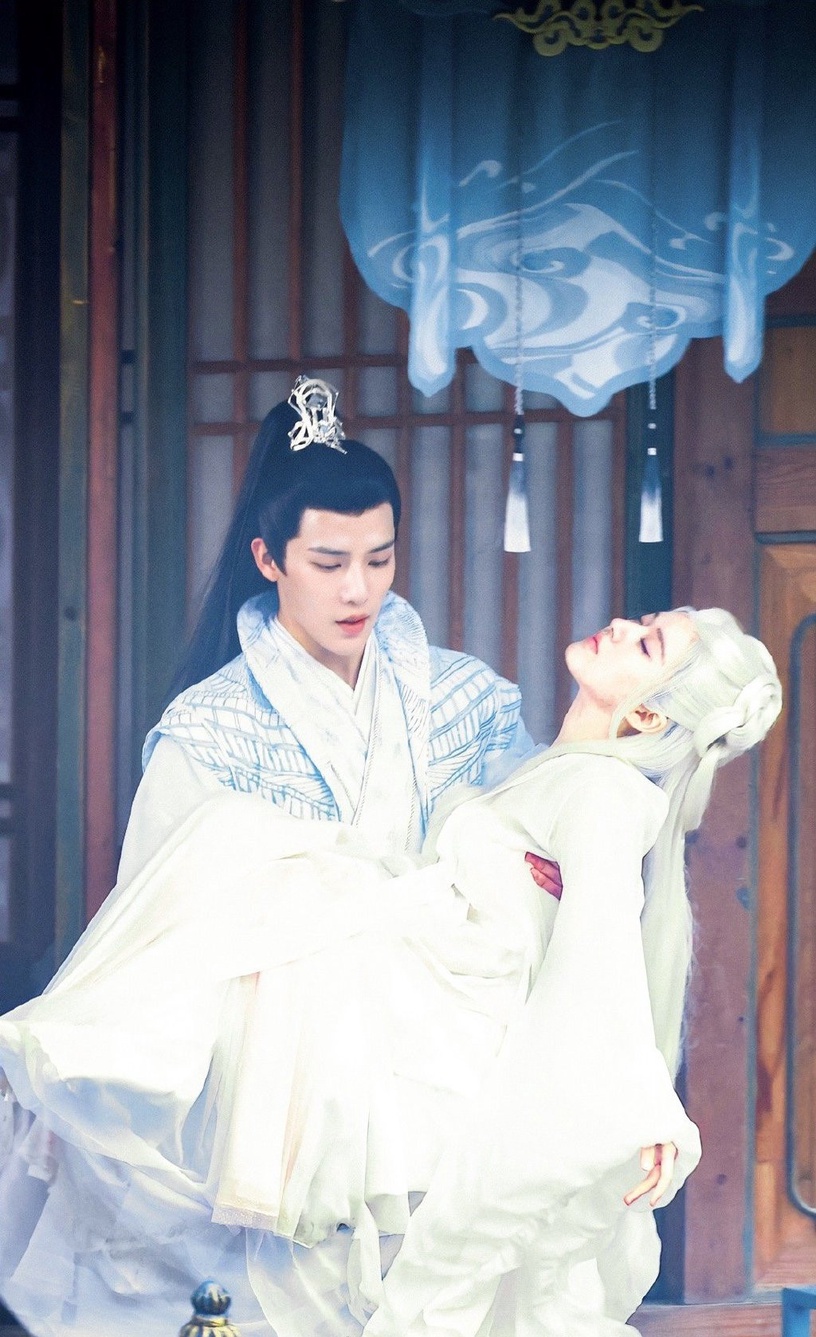 10位陸劇明星「白髮古裝」!趙露思《神隱》白髮曝光,楊洋、成毅有夠仙,熱巴卻有點雷