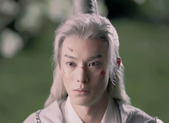 10位陸劇明星「白髮古裝」!趙露思《神隱》白髮曝光,楊洋、成毅有夠仙,熱巴卻有點雷