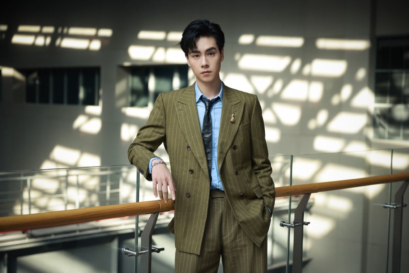 GQ盛典15位明星「精修vs.未修」!王鶴棣&李現同場比帥,白鹿像公主,田曦薇禮服很災難