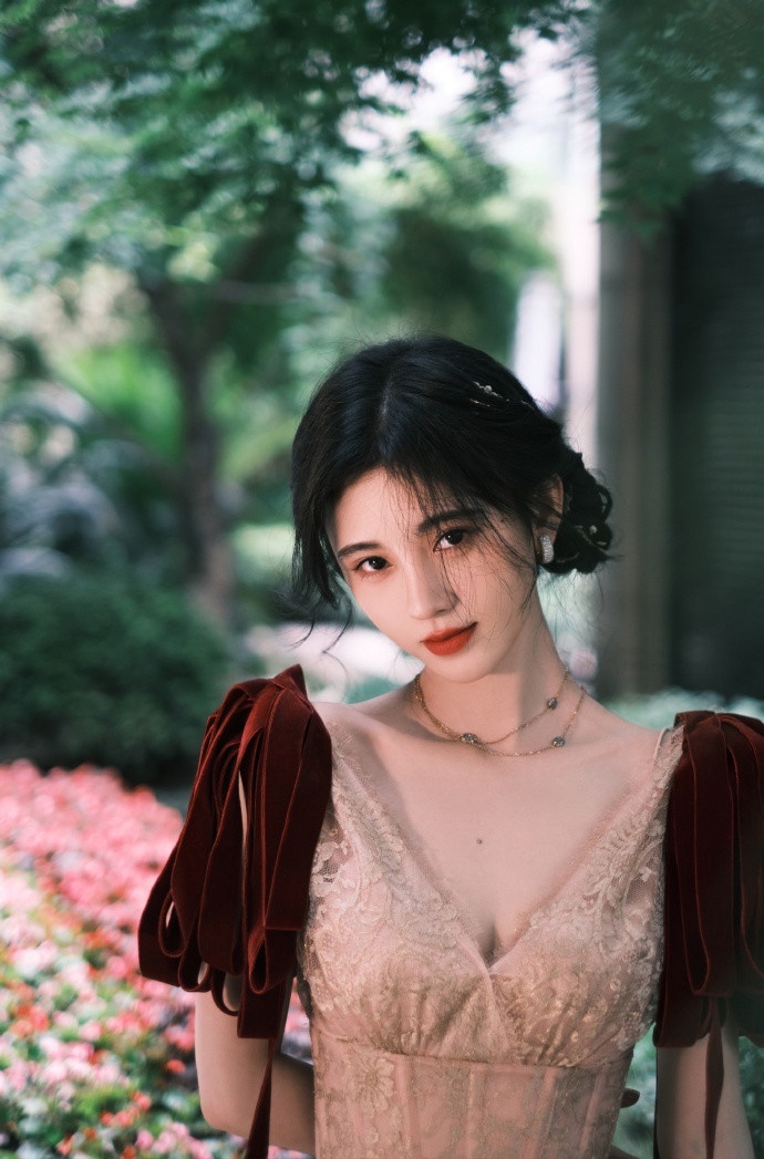 陸劇95後女星「紅毯表現」PK!白鹿、鞠婧禕很會穿,田曦薇發揮不穩,趙露思網評最兩極