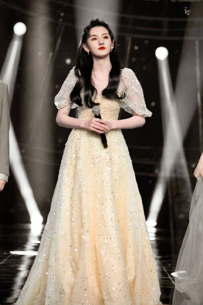 陸劇95後女星「紅毯表現」PK!白鹿、鞠婧禕很會穿,田曦薇發揮不穩,趙露思網評最兩極