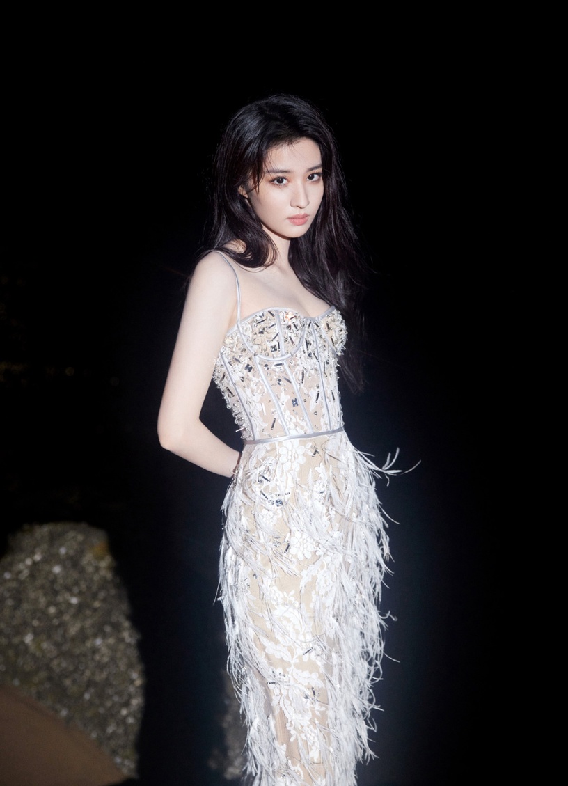 陸劇95後女星「紅毯表現」PK!白鹿、鞠婧禕很會穿,田曦薇發揮不穩,趙露思網評最兩極