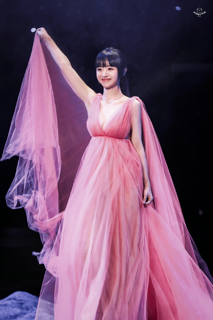 陸劇95後女星「紅毯表現」PK!白鹿、鞠婧禕很會穿,田曦薇發揮不穩,趙露思網評最兩極