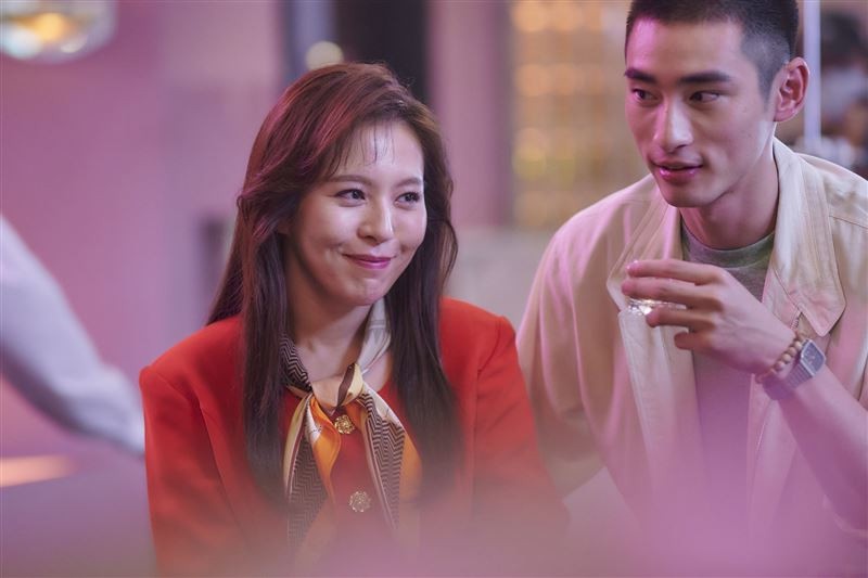 2022「Google快速竄升台劇」TOP10!《她和她的她》好評第三,《華燈初上》真的太狂!
