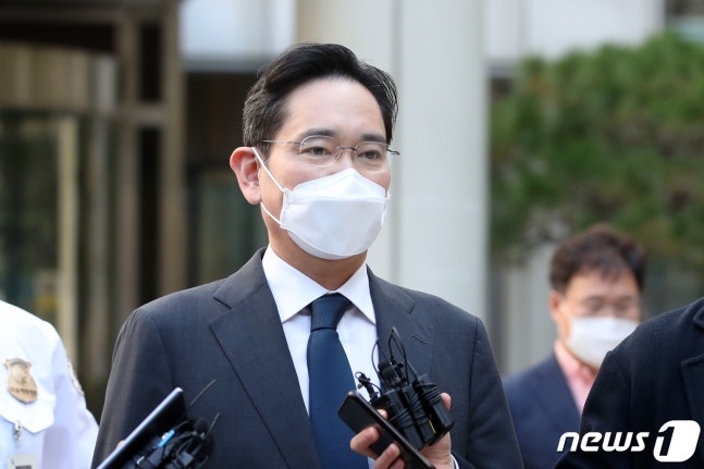 從《財閥家的小兒子》看三星「李在鎔」繼承路!首爾大畢業,怕親妹搶三星,還暗地使詐