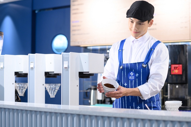 全家開咖啡店!全家「Let’s Café PLUS」咖啡店插旗中山,絕美店舖咖啡、蛋糕輕食皆有