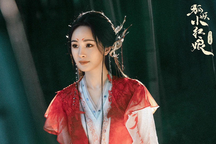楊冪從小美到大舊照合輯!四歲接演第一部戲、小時候酷似混血兒,從小就擁有驚人大長腿