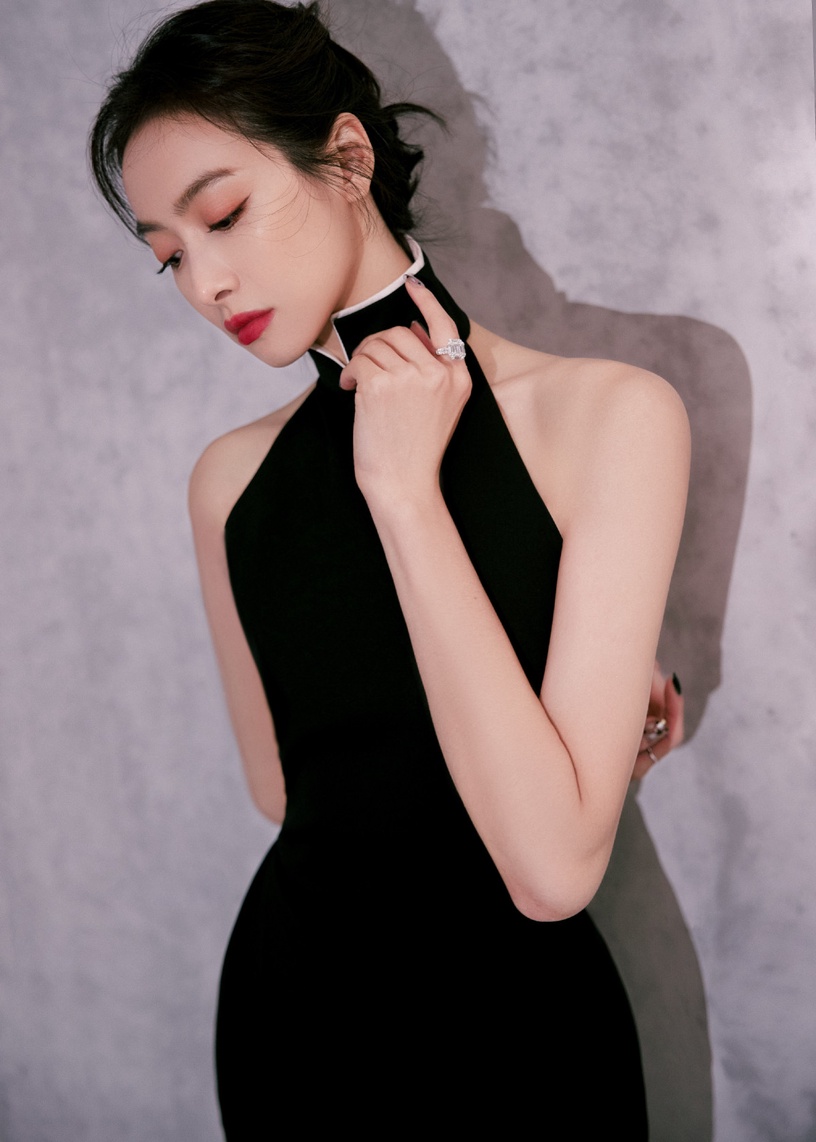 14位明星紅毯精修vs未修!章子怡氣場秒殺,劉亦菲佟麗婭美,宋威龍仍帥,而他狀態有差