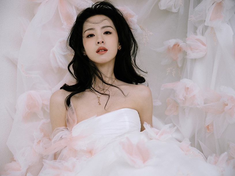 14位明星紅毯精修vs未修!章子怡氣場秒殺,劉亦菲佟麗婭美,宋威龍仍帥,而他狀態有差