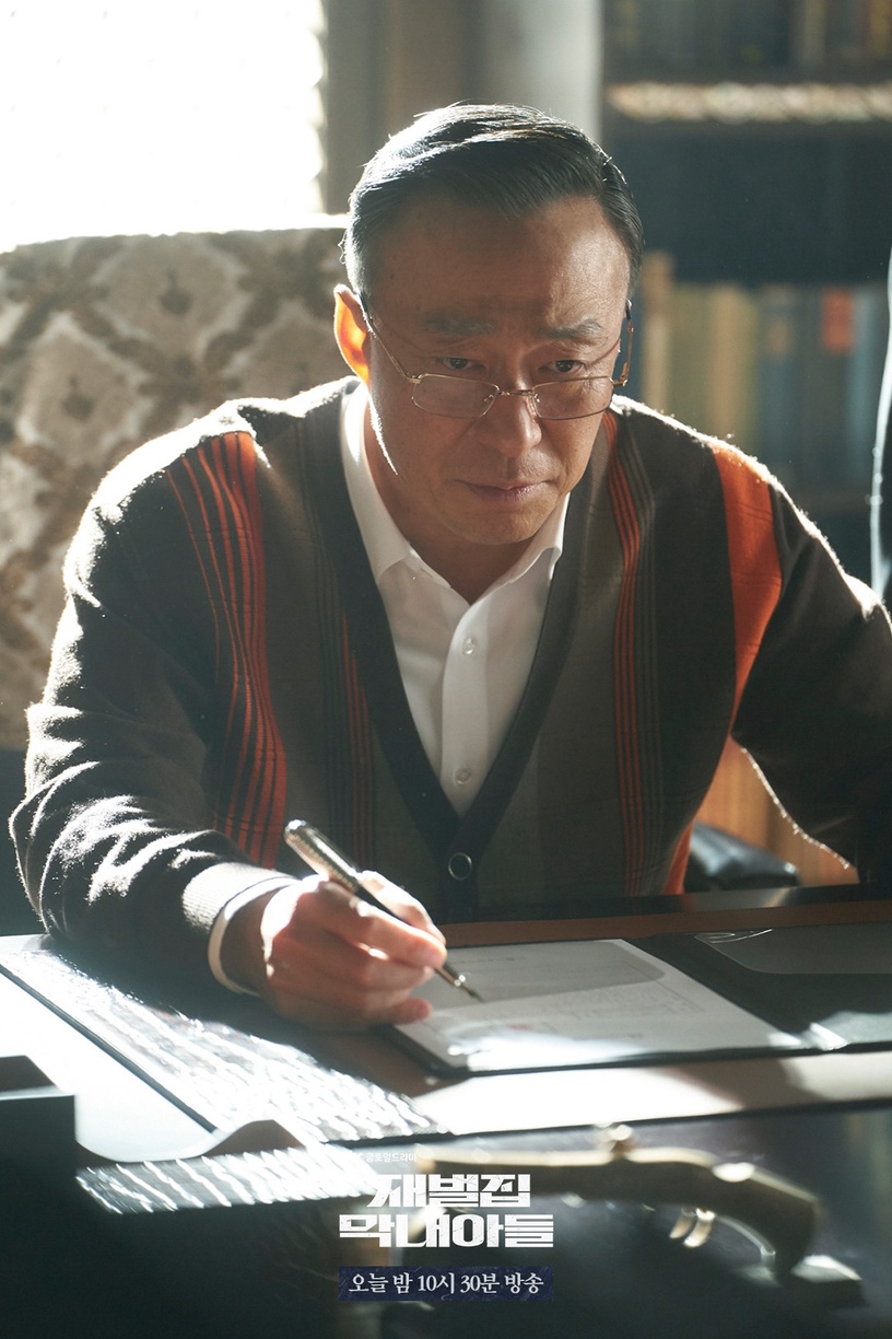 Friday影音2022年度韓劇TOP10!《財閥家的小兒子》稱霸第一,《衣袖紅鑲邊》熱度不減