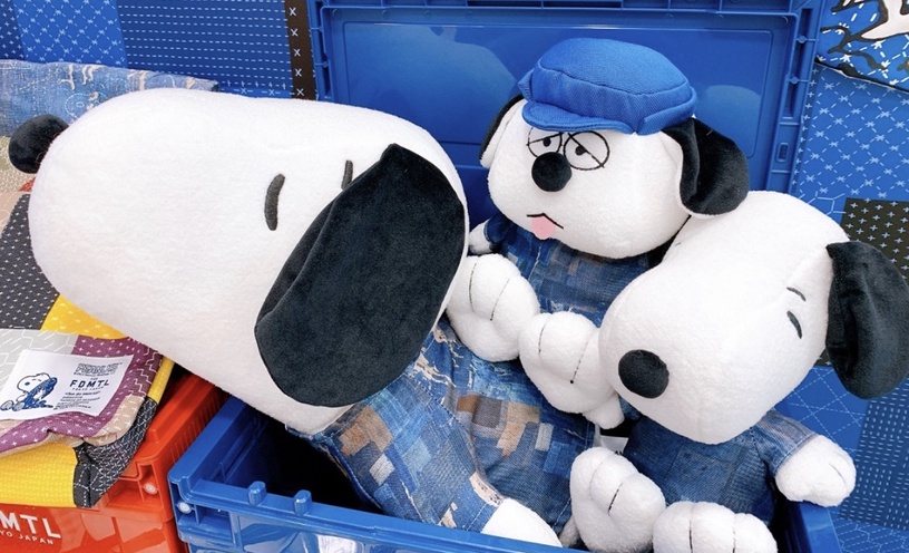 20吋史努比抱枕!7-11「PEANUTS for FDMTL東京潮丹寧」集點送,多功能包、滑板超欠收