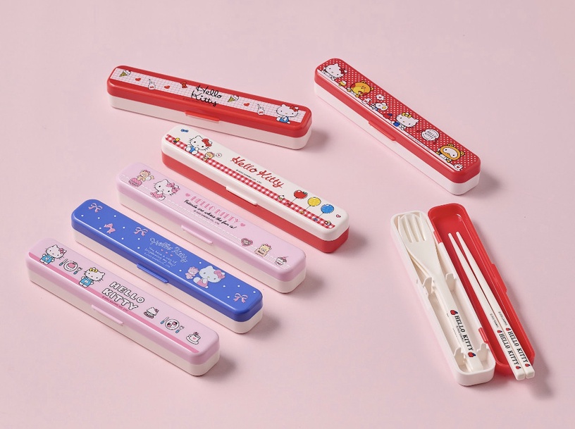 Kitty迷必收!7-11「Hello Kitty開運撲滿&聚寶盆」開賣,同步推餐具三件組、隨身噴瓶