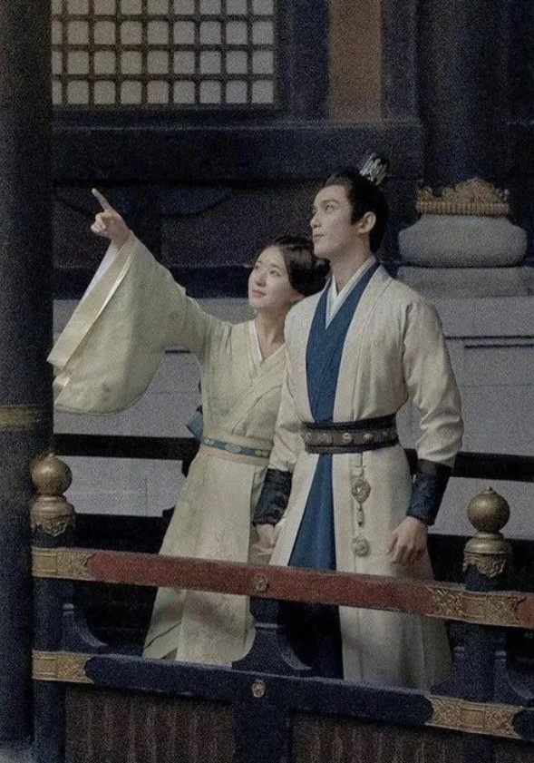 9位比想像中矮的女星!趙露思160,陳鈺琪164也不高,王鶴棣竟把160的沈月「擋好擋滿」