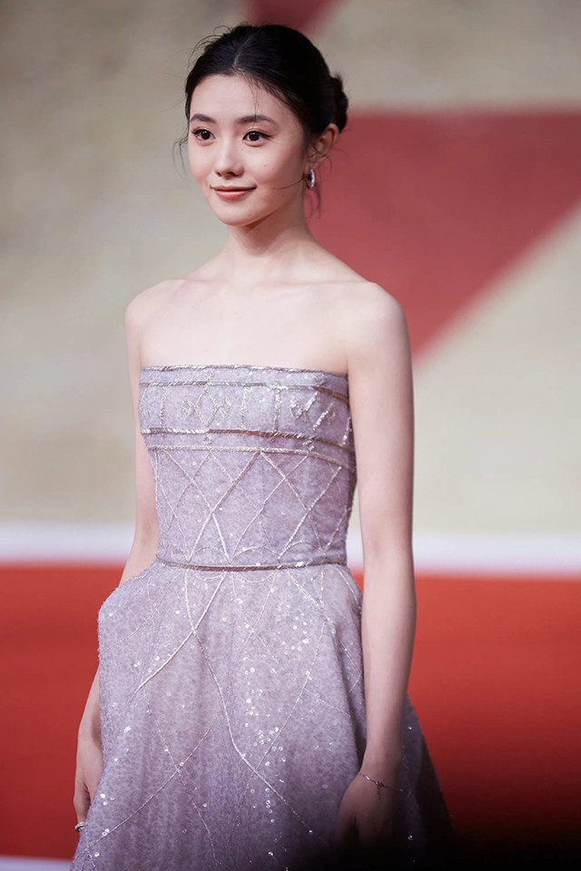 趙露思耍大牌?9位「走紅後被爆黑料」明星!田曦薇被爆曾是太妹,許凱從風波完美抽身