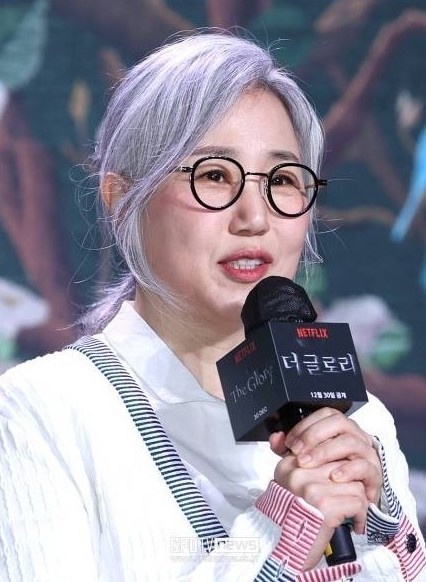 《黑暗榮耀》劇情「幕後秘密」!宋慧喬出道26年第1次被打巴掌,因太過震驚而忘詞NG
