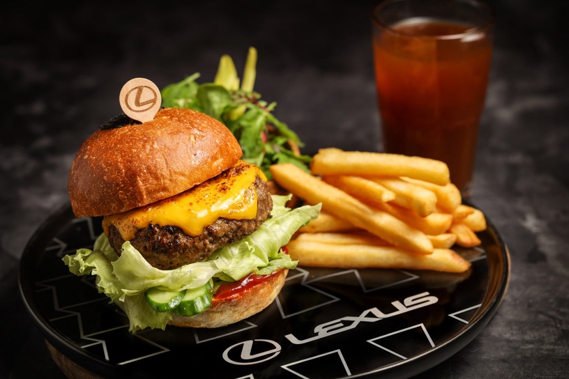 台北晶華酒店「1月壽星生日優惠」:日本京都知名「龍漢堡 Dragon Burger 限時快閃!