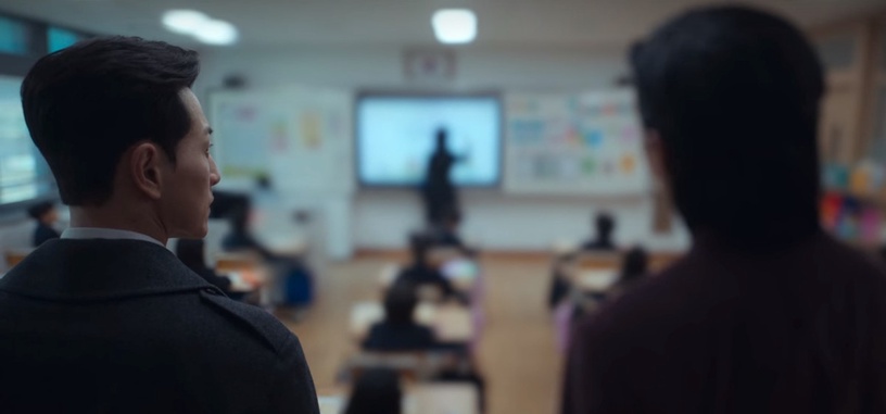 《黑暗榮耀》超強「鏡頭語言」!體育館大門變十字架,夕景竟藏對比,這幕隱喻同珢人生