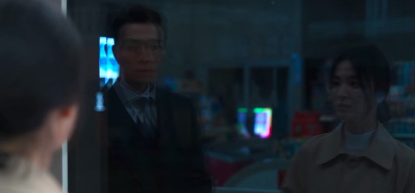 《黑暗榮耀》超強「鏡頭語言」!體育館大門變十字架,夕景竟藏對比,這幕隱喻同珢人生