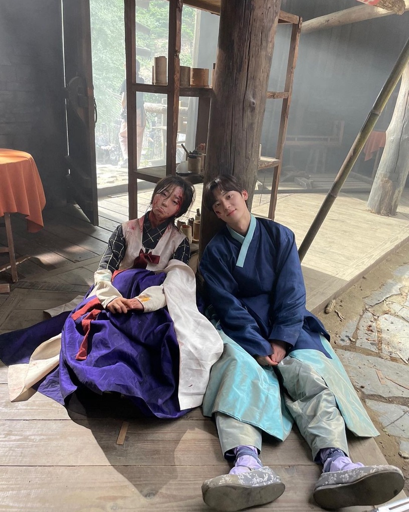 《還魂2》劇情8大爭議!奇幻劇慘變言情小說,李宰旭&高允貞上演「換乘戀愛」