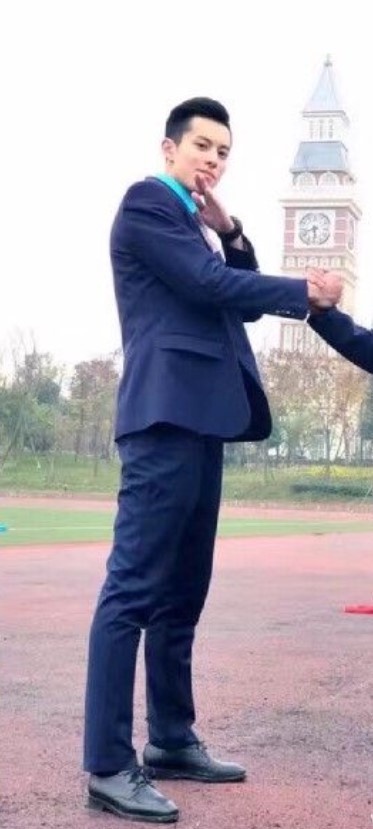 陸劇10位男星「制服殺」!肖戰軍裝帥炸,楊洋、王凱禁慾,王鶴棣空少制服全校公認的帥