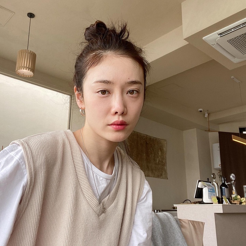關於《黑暗榮耀》「毒蟲千金」金赫拉的8件事!音樂劇出身,是《禹英禑》脫北者媽媽!