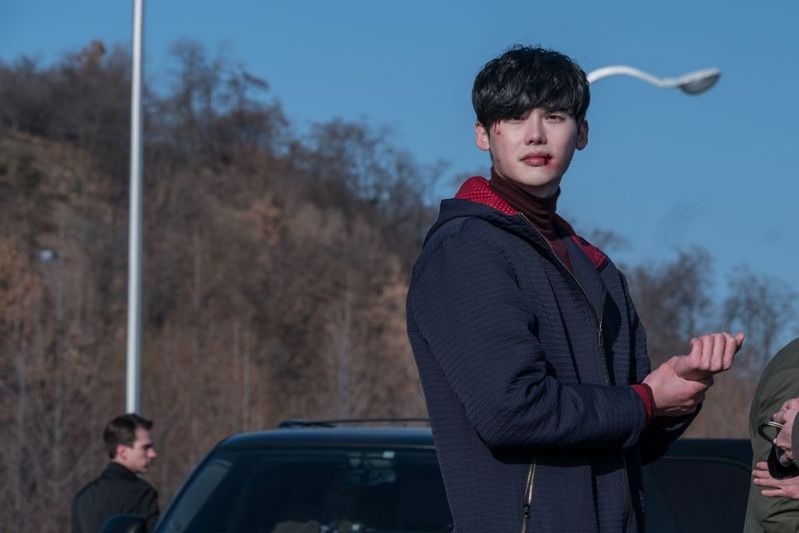 韓劇8位瘋狂殺人魔!《黑暗榮耀》李茂生演技連孔劉都入戲,李鍾碩大反差,最經典是他