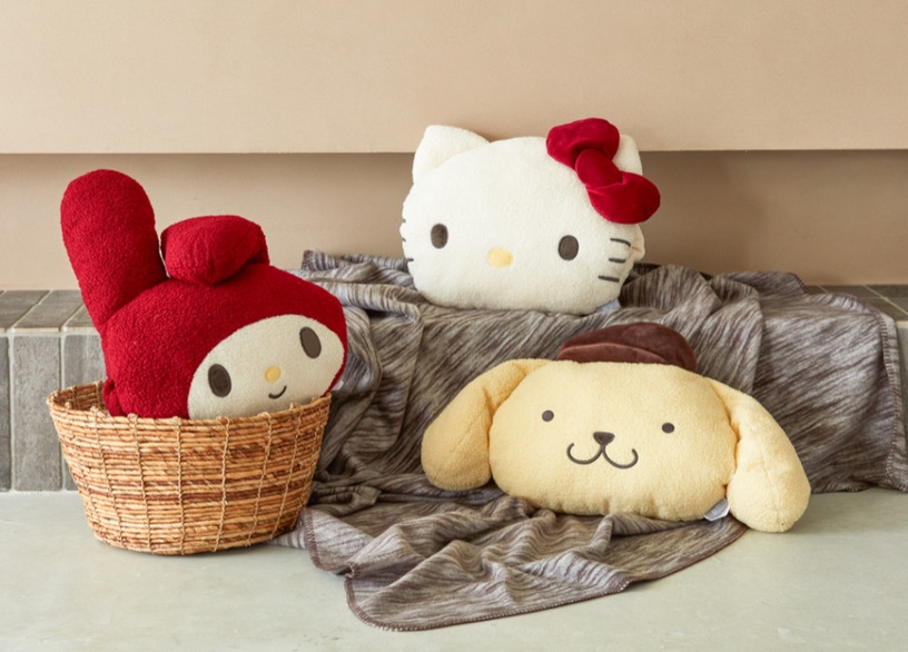 Kitty在HOLA!HOLAx三麗鷗推63款限定商品,Kitty懶骨頭、Kitty拖鞋、布丁狗抱枕必收