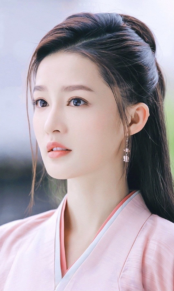 陸劇10位「淡顏系」頂級美女!劉亦菲&劉詩詩顏值封神,李沁&宋軼&白鹿都是淡顏大美人
