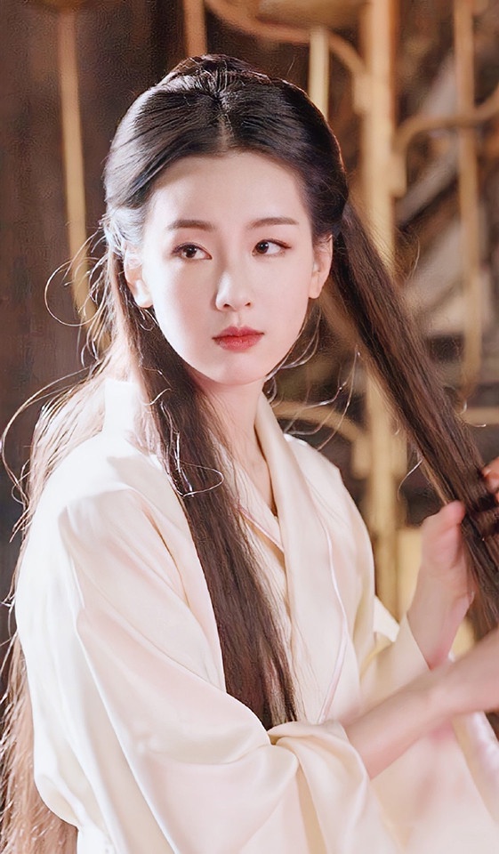 陸劇10位「淡顏系」頂級美女!劉亦菲&劉詩詩顏值封神,李沁&宋軼&白鹿都是淡顏大美人