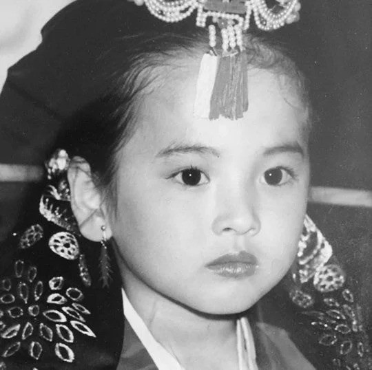 韓劇女星「童年舊照」!宋慧喬、孫藝珍真正從小美到大,李寶英氣質好,朴恩斌根本沒變